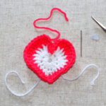 How to weave in the ends at crochet #howtocrochet #crochetforbeginners