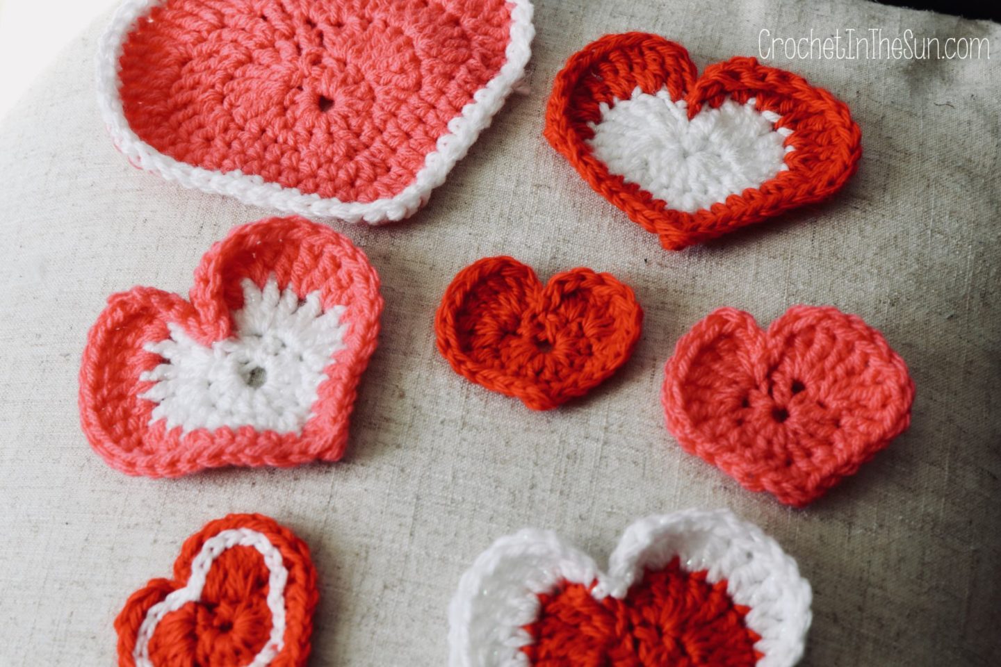 How to crochet a hearts with a border. A beginner's guide to crocheting hearts. #crochet