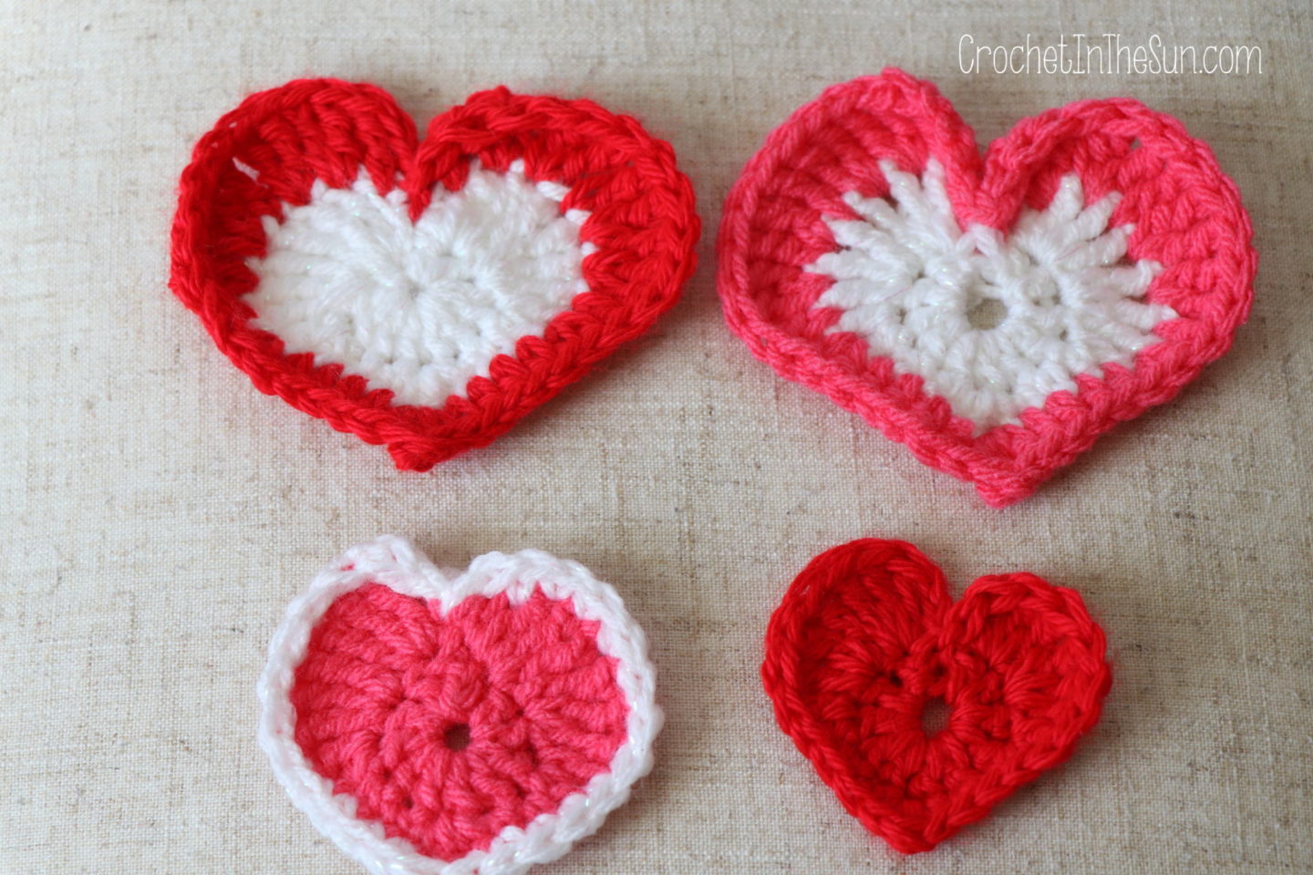 How to crochet a hearts with a border. A beginner's guide to crocheting hearts. #crochet #crochettutorials