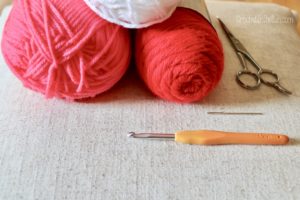How to crochet a hearts with a border. A beginner's guide to crocheting hearts.