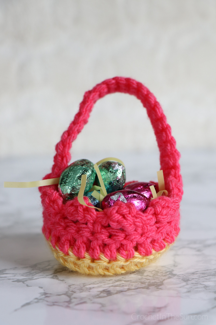 Using Loops and Threads Impeccable and Caron Simply Soft, this crochet Easter Basket came out very nicely! Followed the free pattern on the blog. Free crochet easter basket pattern #crochet #easter