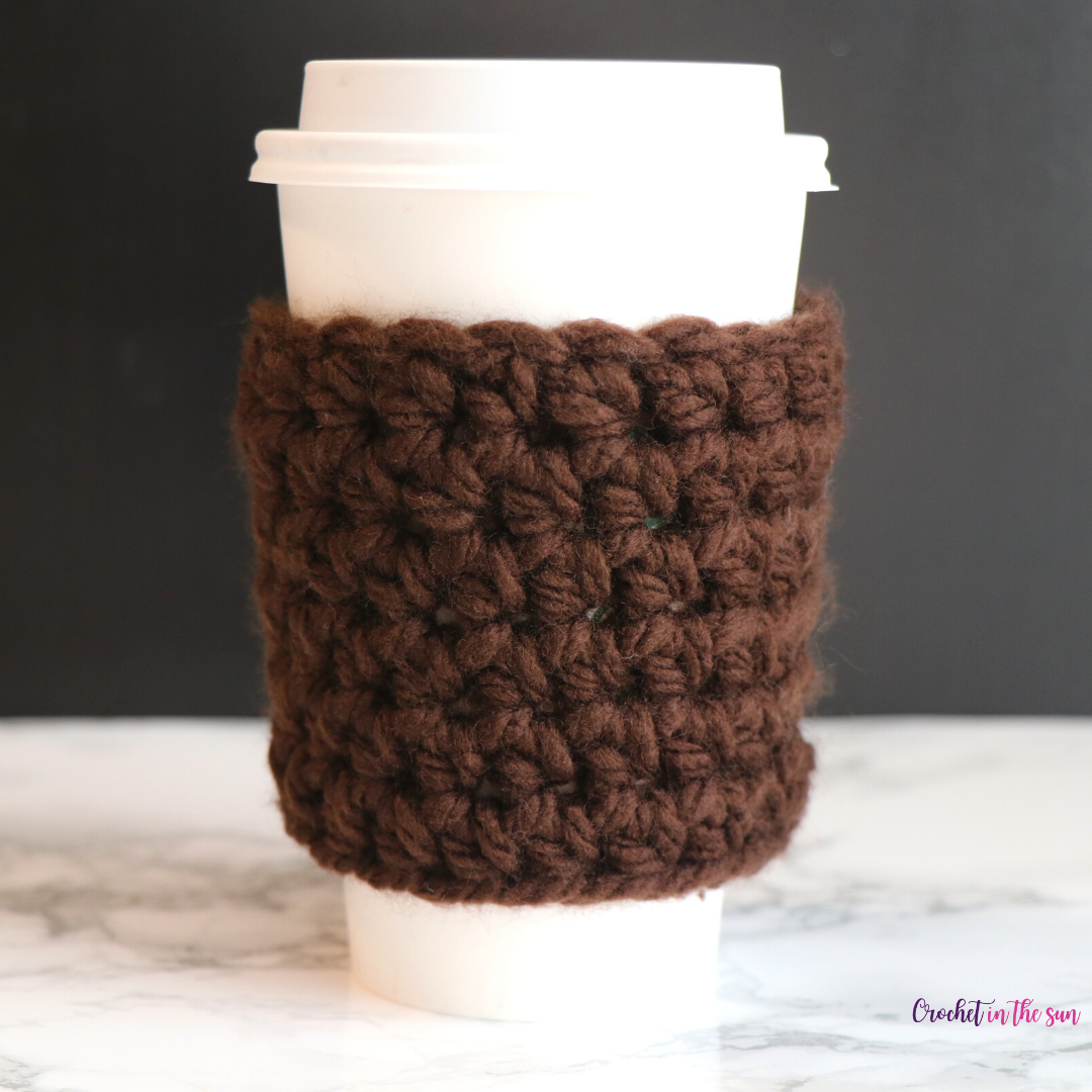 Chunky crochet cup cozy. Free and easy crochet pattern with photo tutorial