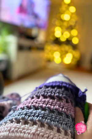 Crochet cowl pattern - work in progress by the Christmas tree :)
