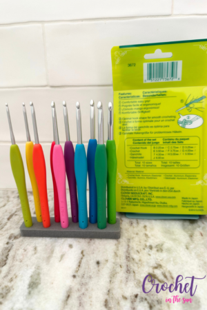 Clover hook set. I highly recommend this pack of crochet hooks. Includes 10 crochet hooks, sizes 2.25mm to 5.5mm!
