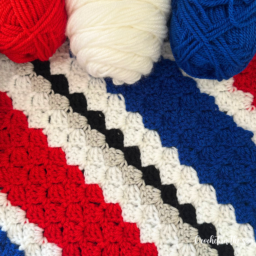 Free corner to corner crochet pattern for the Team USA World Cup blanket! This includes a photo tutorial and written pattern along with a color chart and color table. Pattern is very beginner friendly and easy to follow.